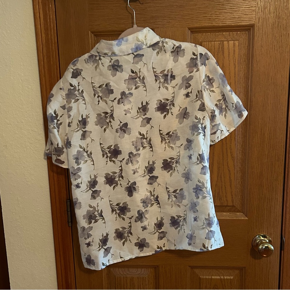 Women’s Size 14W Semi-Sheer Button Up Blue and White Floral Blouse - Picture 2 of 6